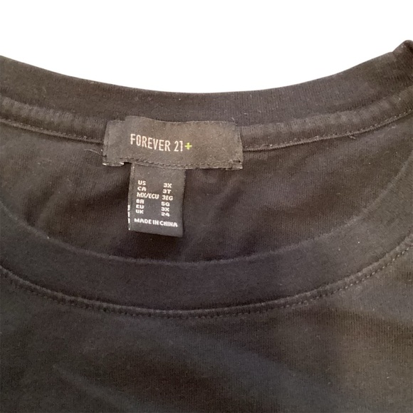 Forever 21+ Black Graphic T-Shirt with Pearls Design. Size 3X - Picture 3 of 3